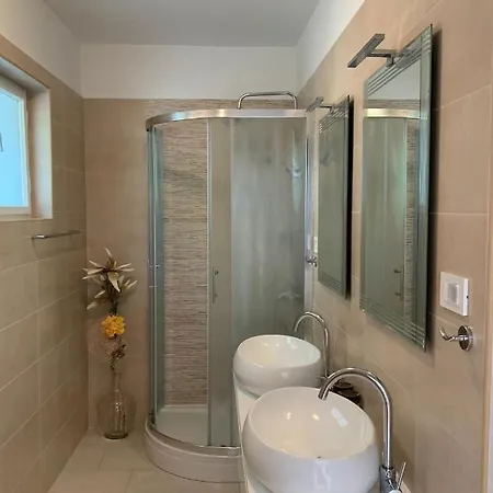 Pahljina Apartman *