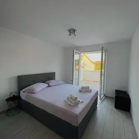 Pahljina Apartman Palit